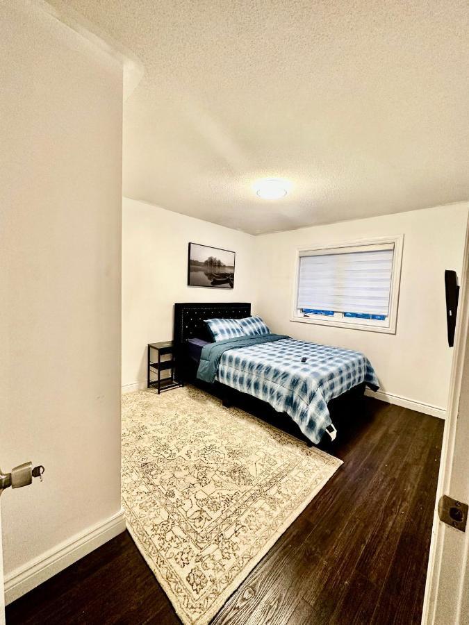 Deluxe Double Room Ii- Hazel Stays Mississauga Esterno foto